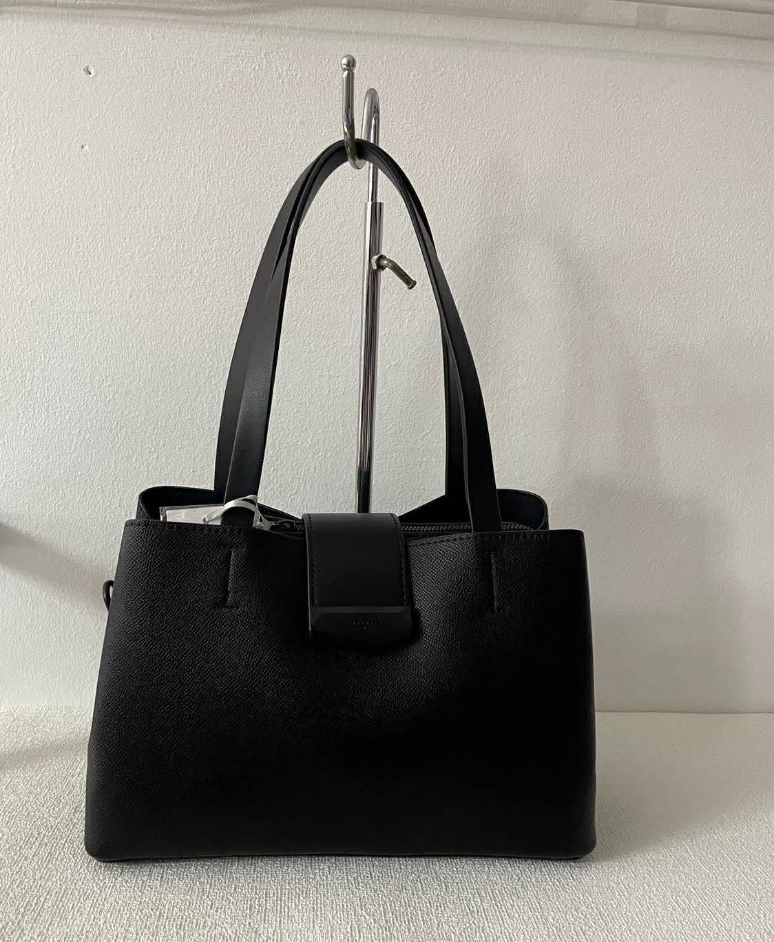 https://accessoiresmodes.com//storage/photos/360/DAVID JONES/received_947386461508174.jpeg